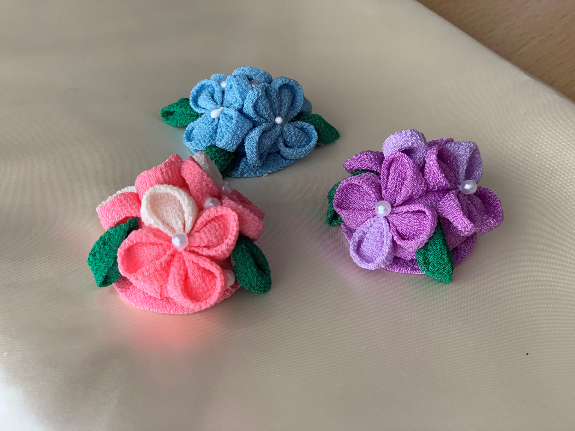 つまみ細工 紫陽花 （はじめてのつまみ細工 あじさいのブローチ
